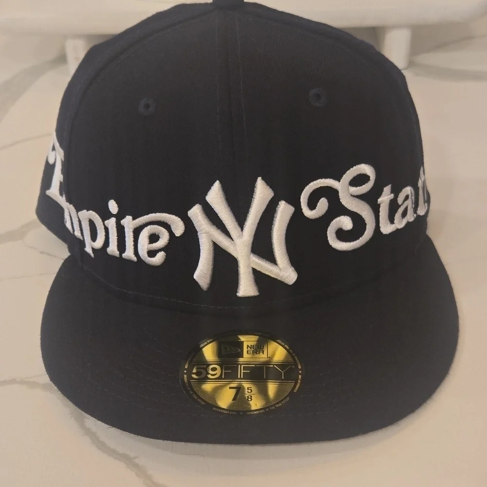 New Era Yankees Empire State Embroidered Baseball Cap Black White Size 7 5/8